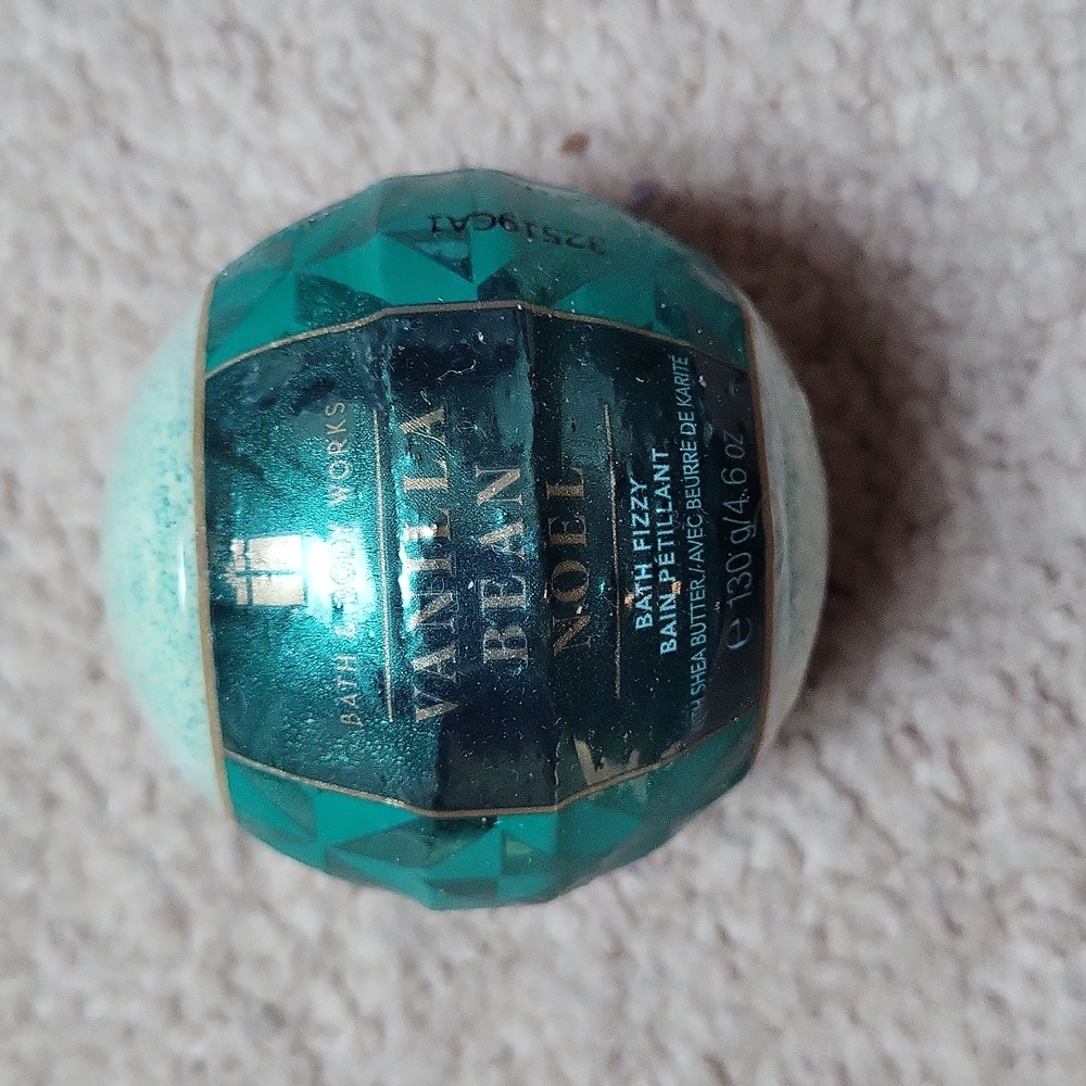 Vanilla Bean Noel Bath Fizzy From Bath & Body Works, New & Sealed In Plastic